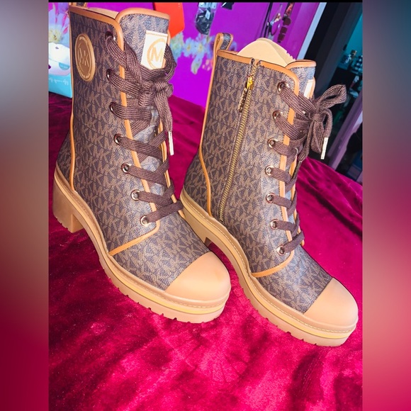 Michael Kors Boots - Picture 7 of 10